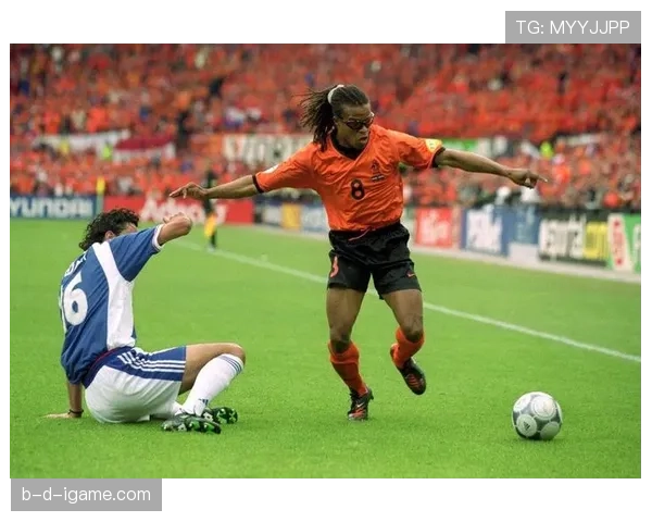 戴维斯引领边后卫新星崛起，未来战术核心角色备受期待