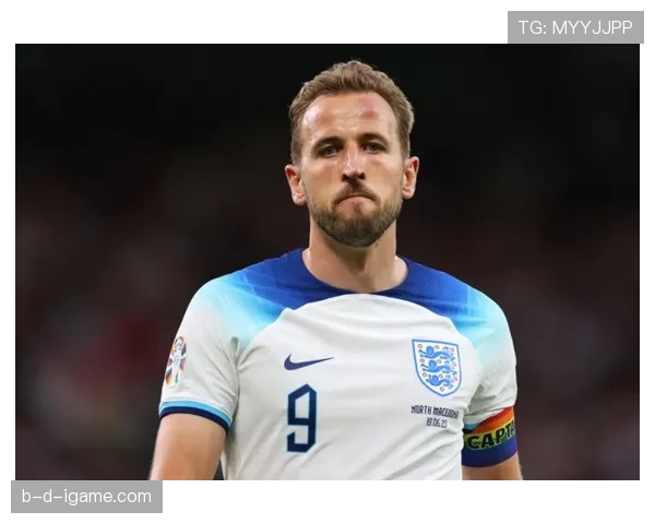 哈里·凯恩家冰箱里塞满蛋白粉，连度假都带着秤称鸡胸肉